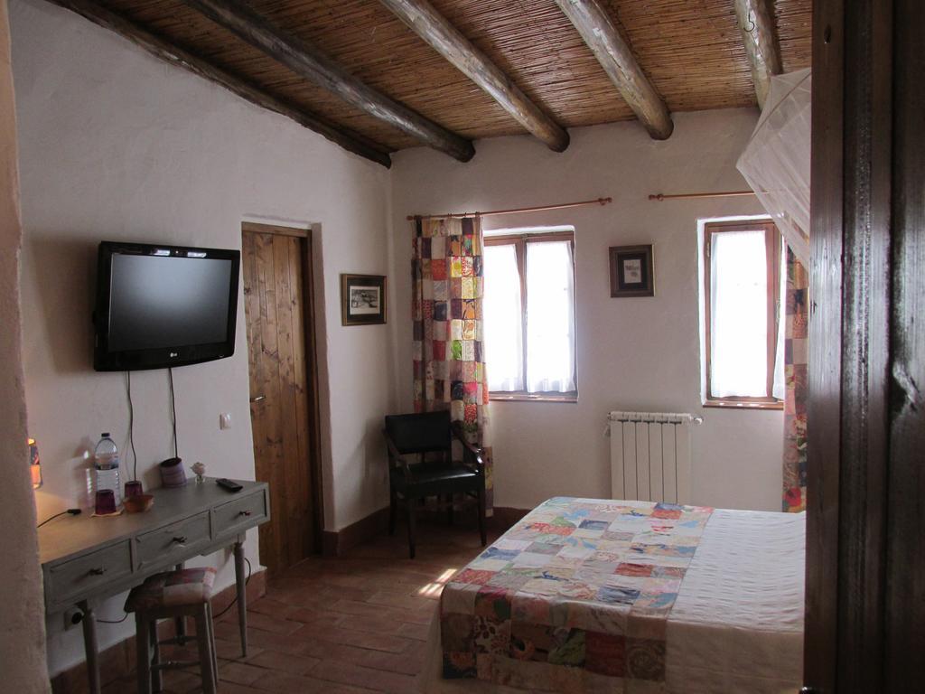 Quinta Dos Valados Bed and Breakfast Querenca Exteriör bild